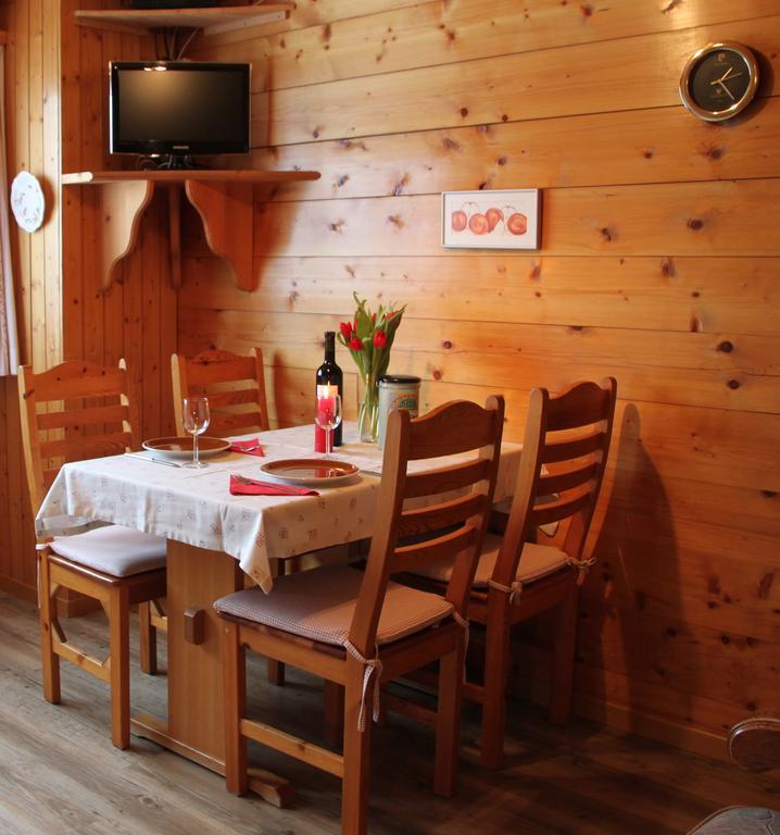 Haus Bel-Air Apartman Grächen Szoba fotó